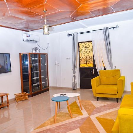 Appartement Meuble 2 Chambres Avec Salle De Bain - 1 Salon - 1E Cuisine - La Concorde - Quartier Nkomkana Yaoundé Esterno foto
