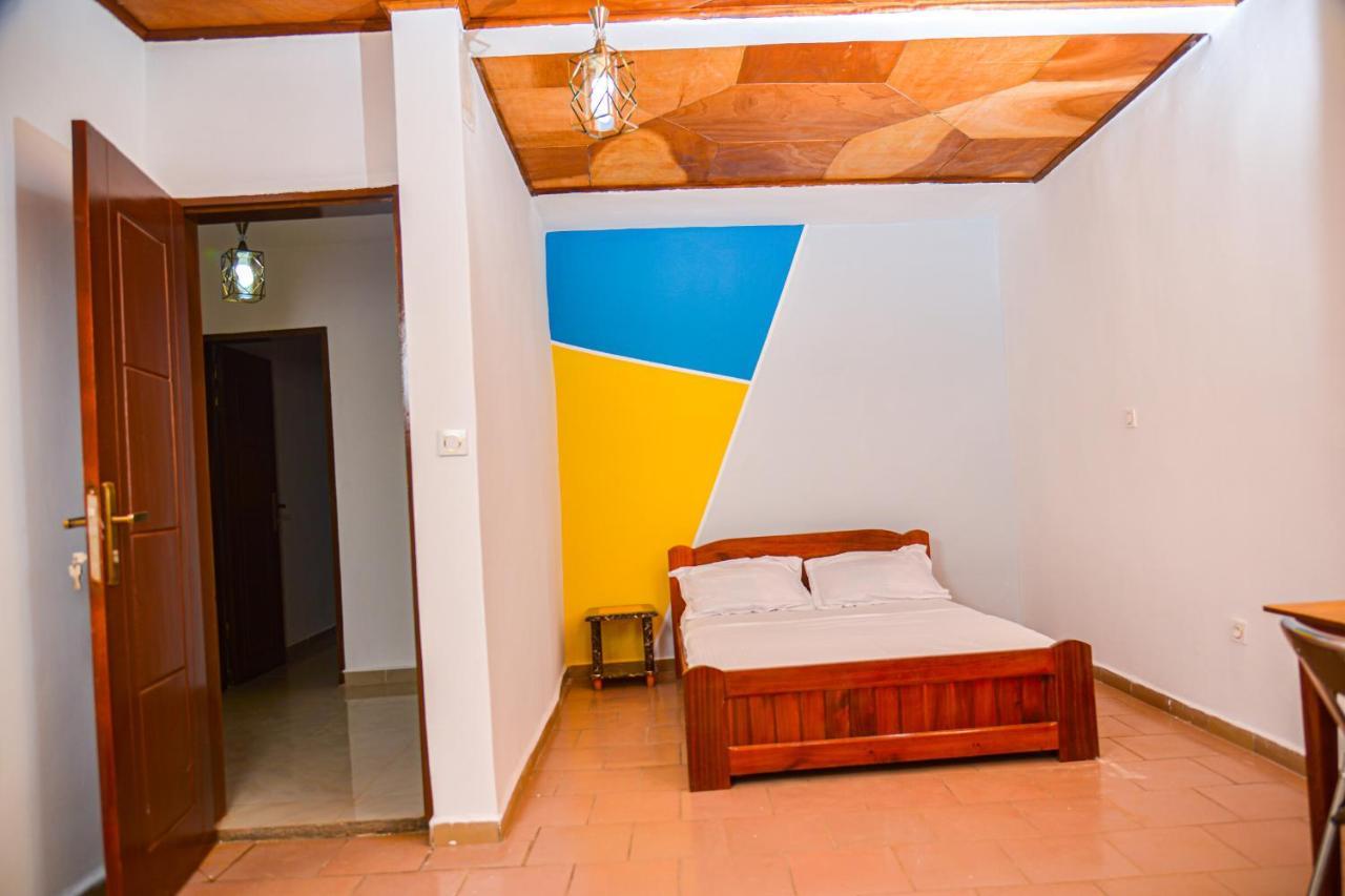 Appartement Meuble 2 Chambres Avec Salle De Bain - 1 Salon - 1E Cuisine - La Concorde - Quartier Nkomkana Yaoundé Esterno foto